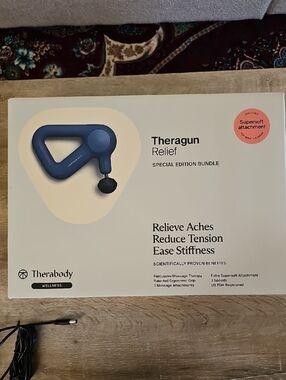Therabody Theragun Relief Special Edition Bundle - Blue
